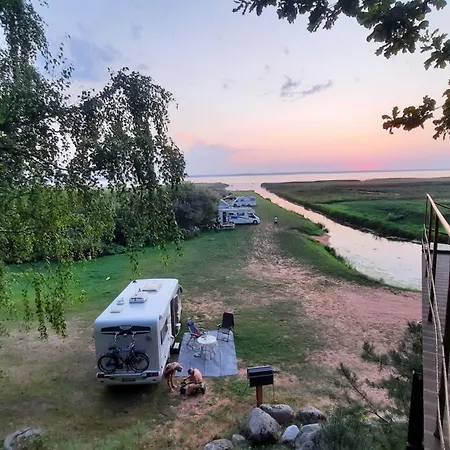 Kempings Ezerpriedes Campingplatz Burtnieki (Burtnieki)
